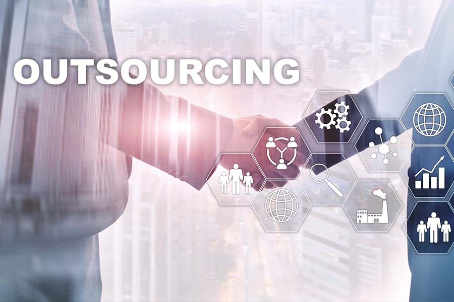 What Are the Advantages and Disadvantages of Outsourcing